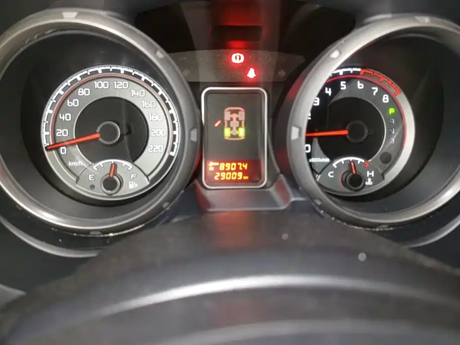 Mitsubishi Pajero (Import) — миниатюра 13