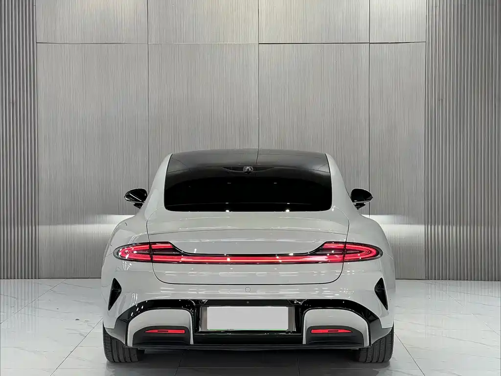 Xiaomi SU7 — миниатюра 9