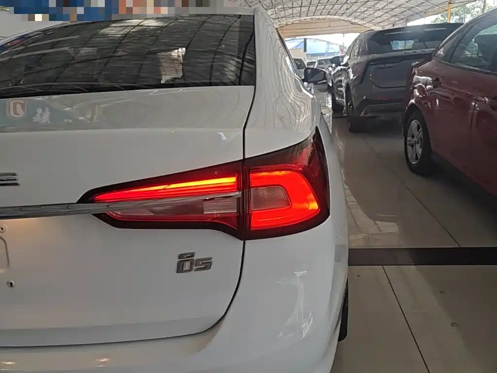Roewe i5 — миниатюра 8