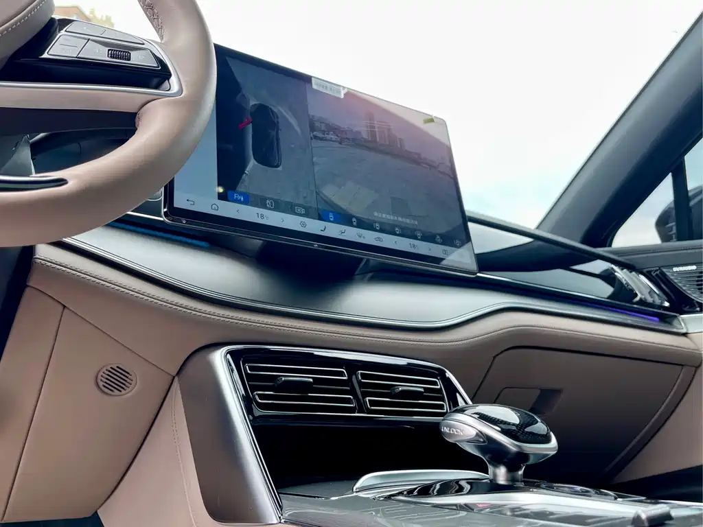 BYD Tang New Energy — миниатюра 16
