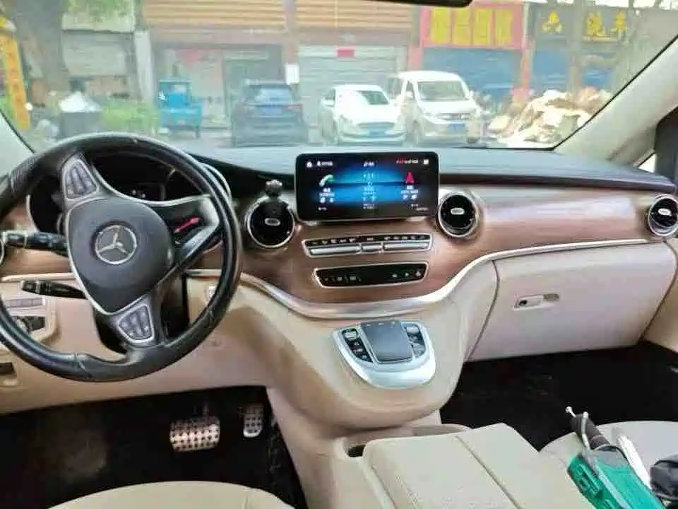 Mercedes-Benz V-Class — миниатюра 2