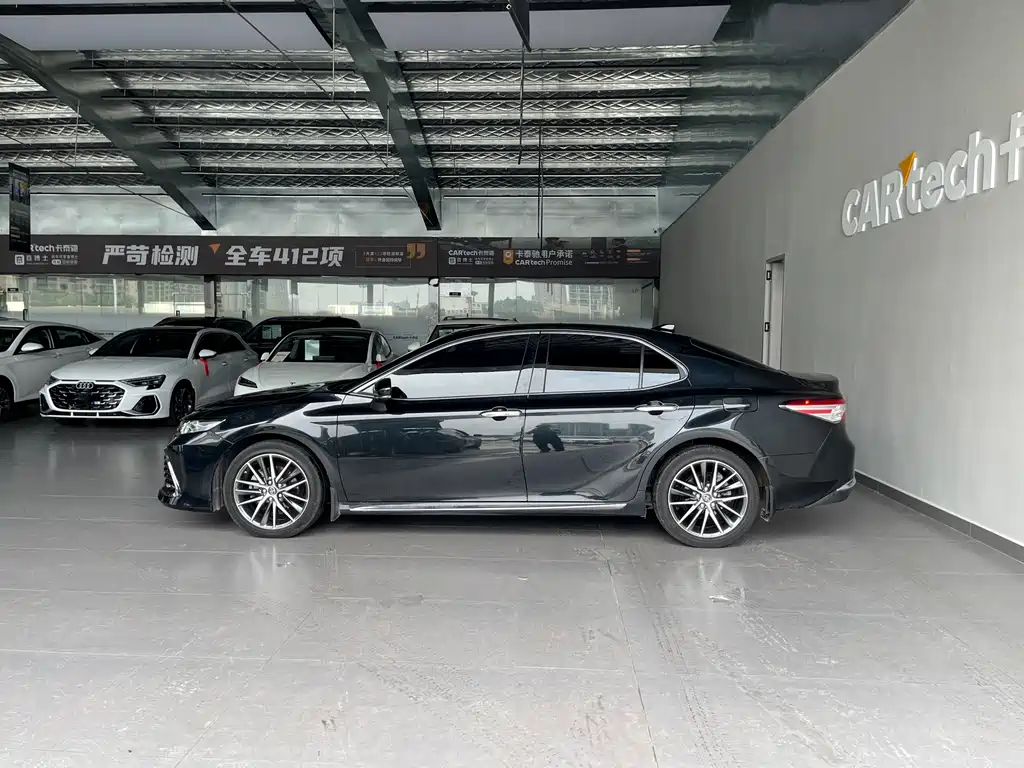 Toyota Camry — миниатюра 11