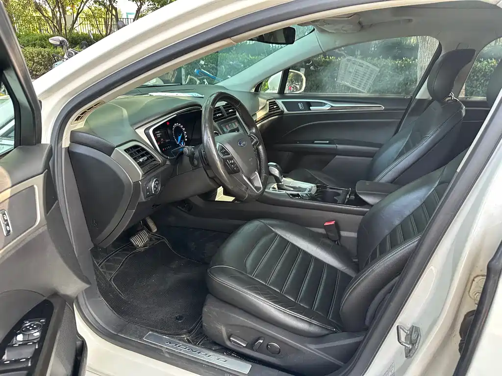 Ford Mondeo — миниатюра 8