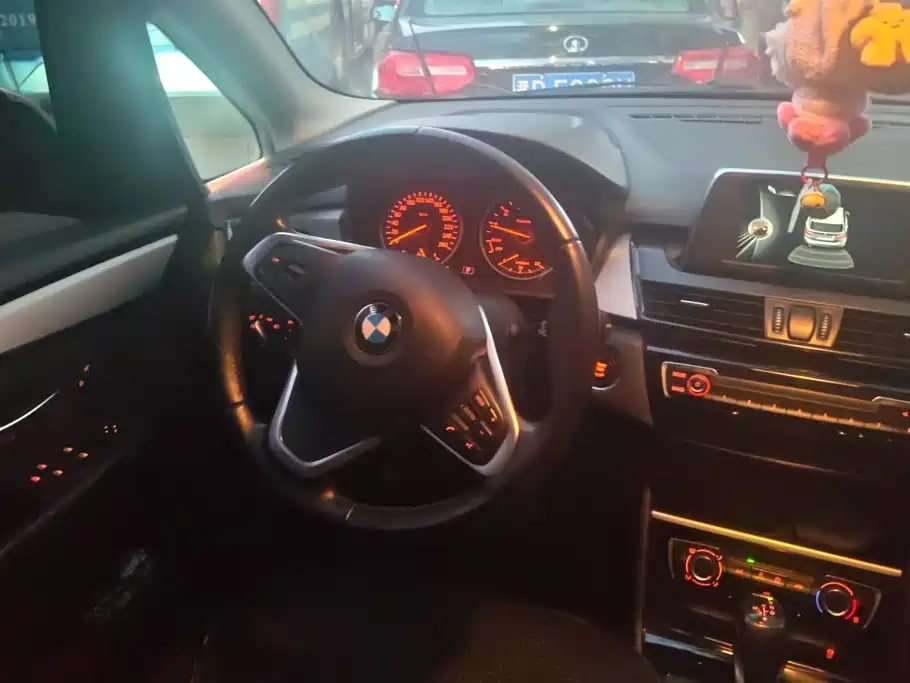 BMW 2 Series Active Tourer — миниатюра 15