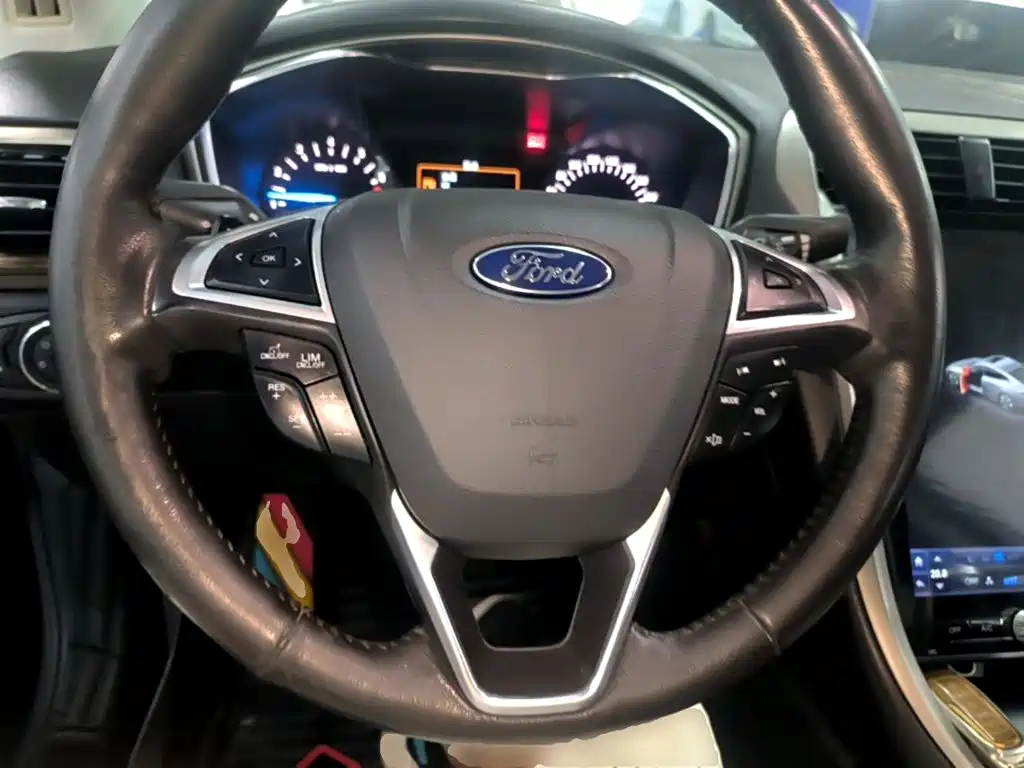 Ford Mondeo — миниатюра 11