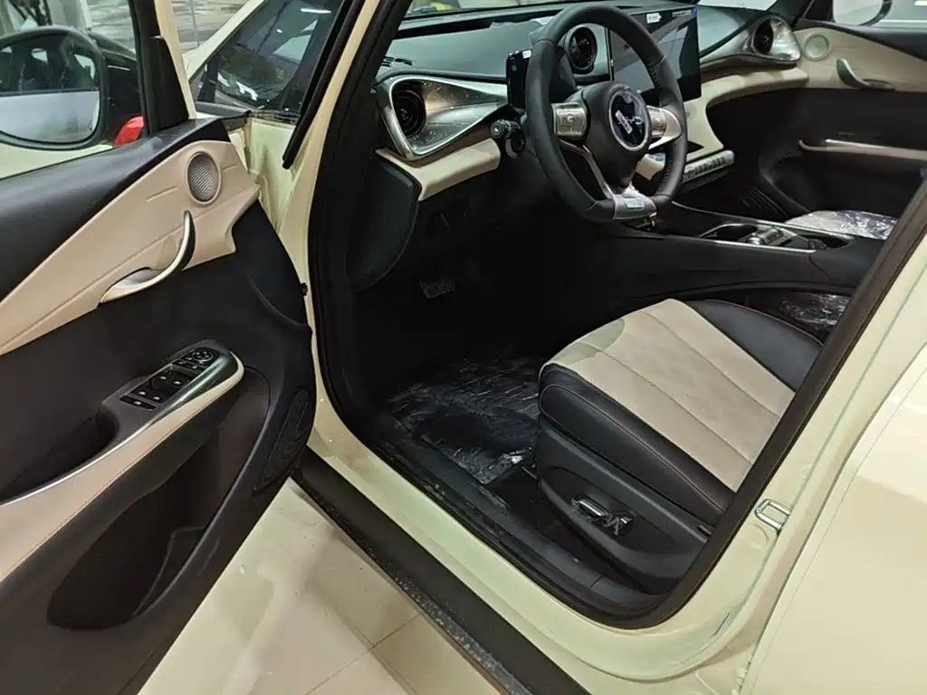 BYD Dolphin — миниатюра 16