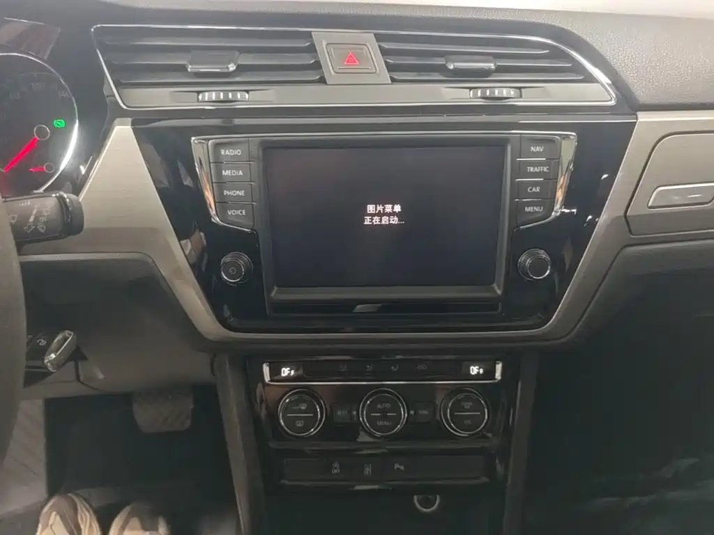 Volkswagen Touran — миниатюра 13