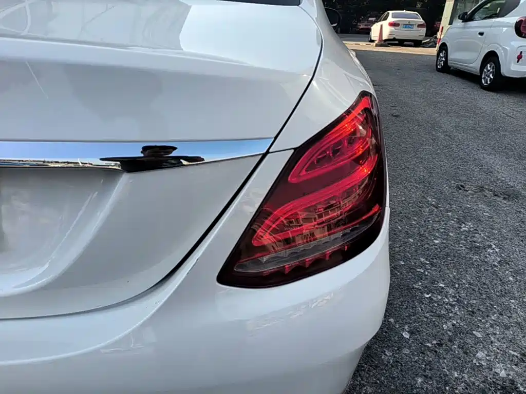 Mercedes-Benz C-Class — миниатюра 8
