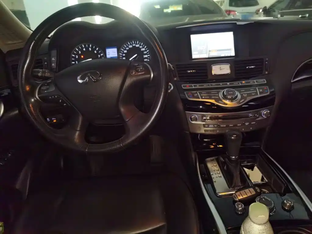 Infiniti Q70 — миниатюра 10
