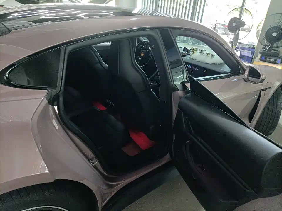 Porsche Taycan — миниатюра 12