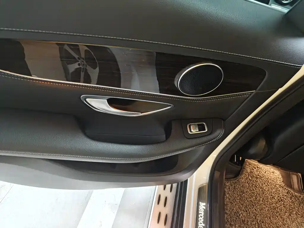 Mercedes-Benz GLC — миниатюра 7