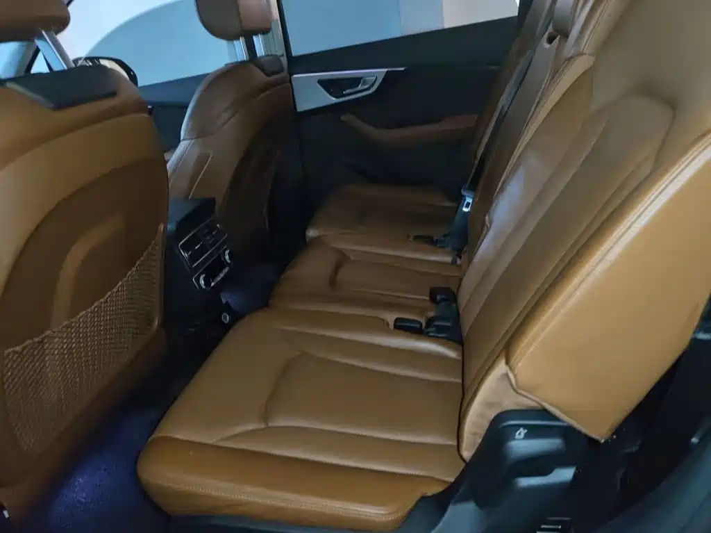 Audi Q7 — миниатюра 6