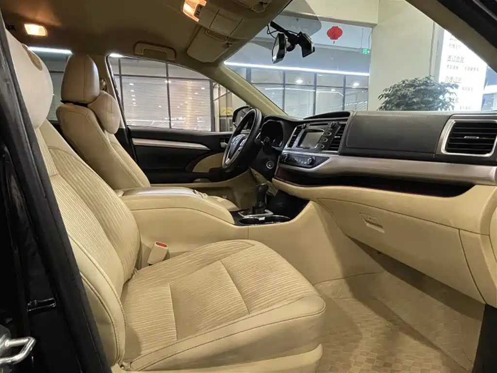 Toyota Highlander — миниатюра 7