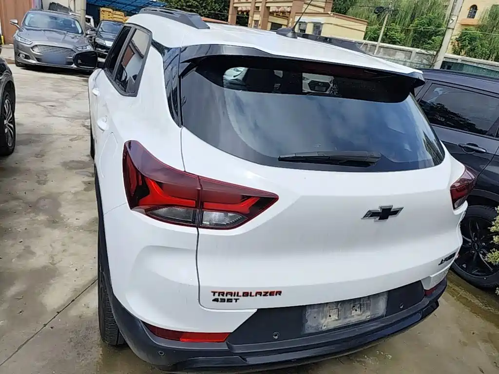 Chevrolet Tracker — миниатюра 6