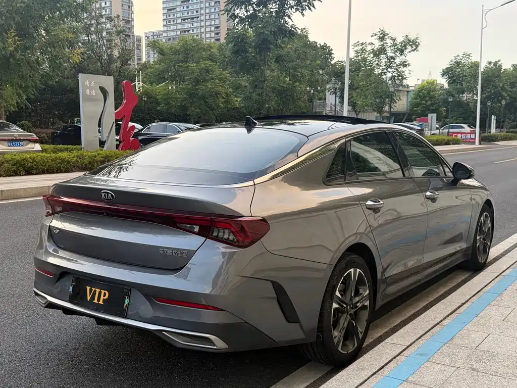 Kia K5 - фото 5