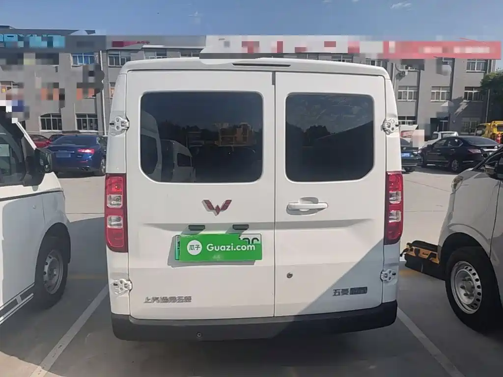 Wuling Yangguang — миниатюра 6
