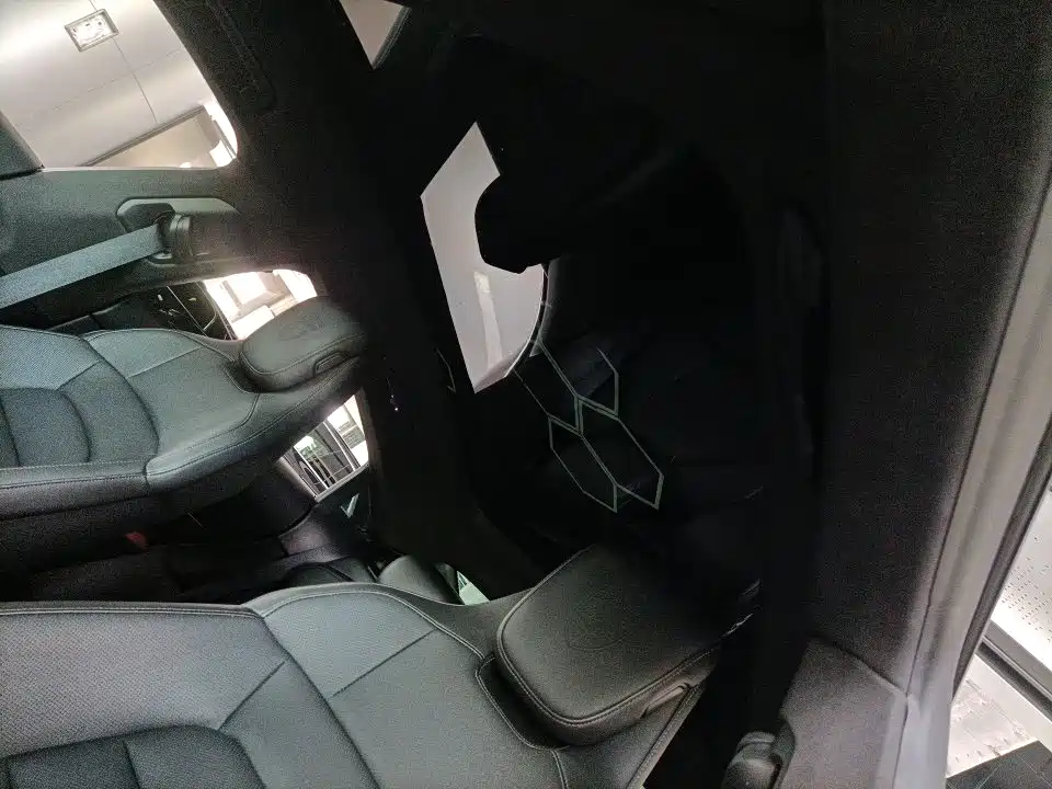 Porsche Taycan — миниатюра 14