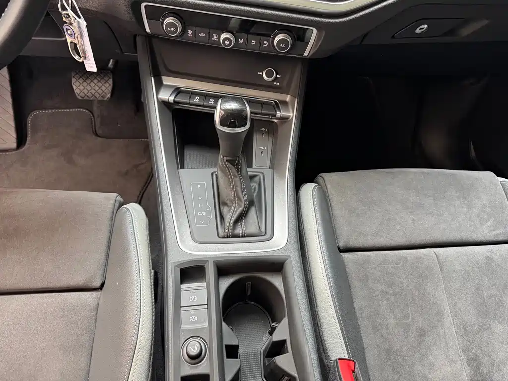 Audi Q3 — миниатюра 10