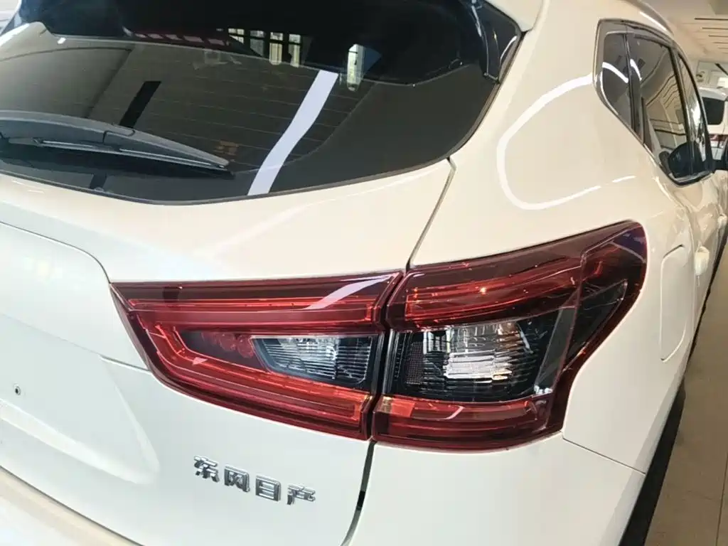 Nissan Qashqai — миниатюра 8