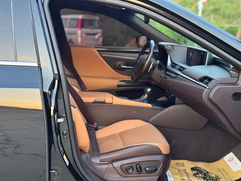 Lexus ES 2018 200 V
