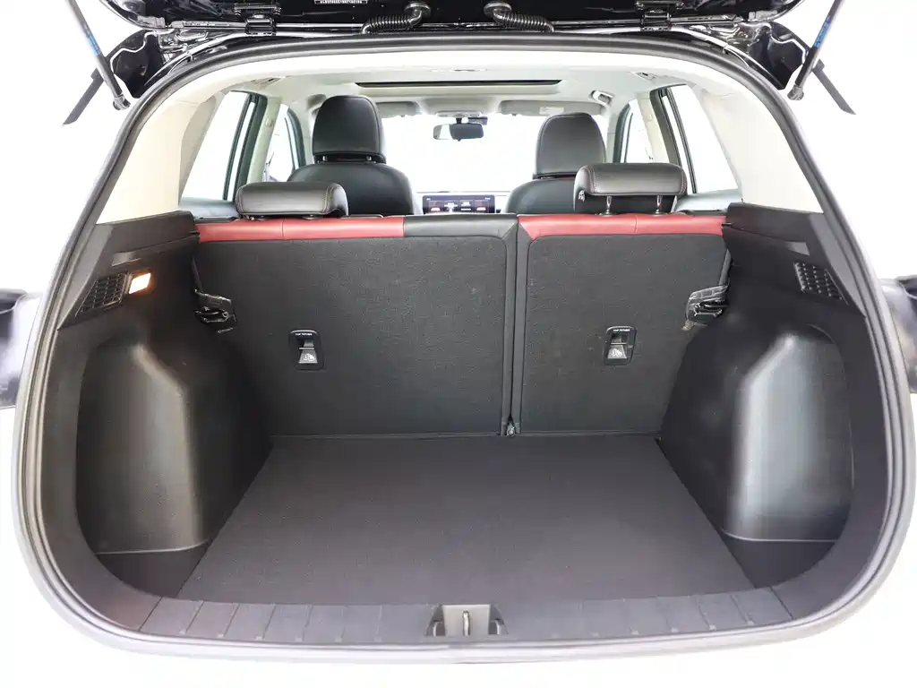 Geely Binyue — миниатюра 17