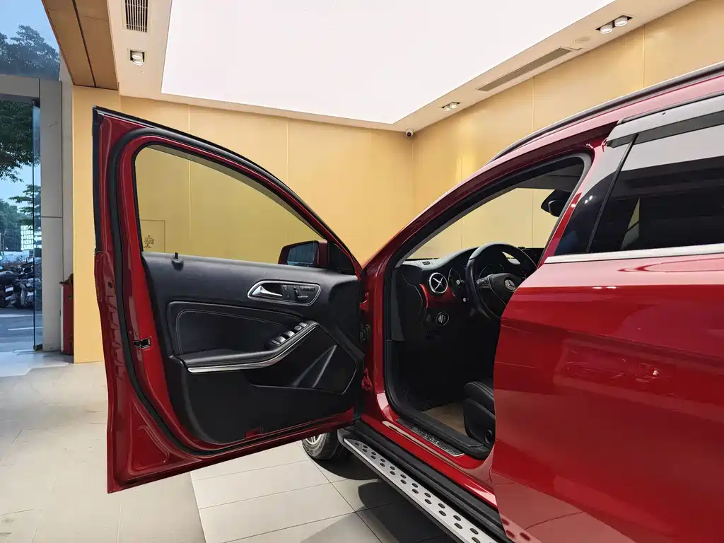 Mercedes-Benz GLA — миниатюра 7