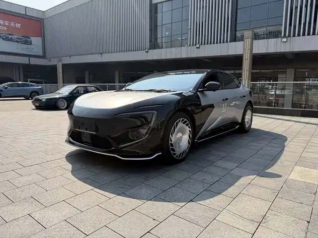 2025 Avatr 12