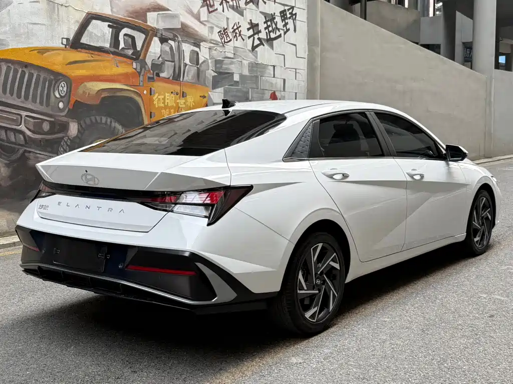 Hyundai Elantra — миниатюра 4