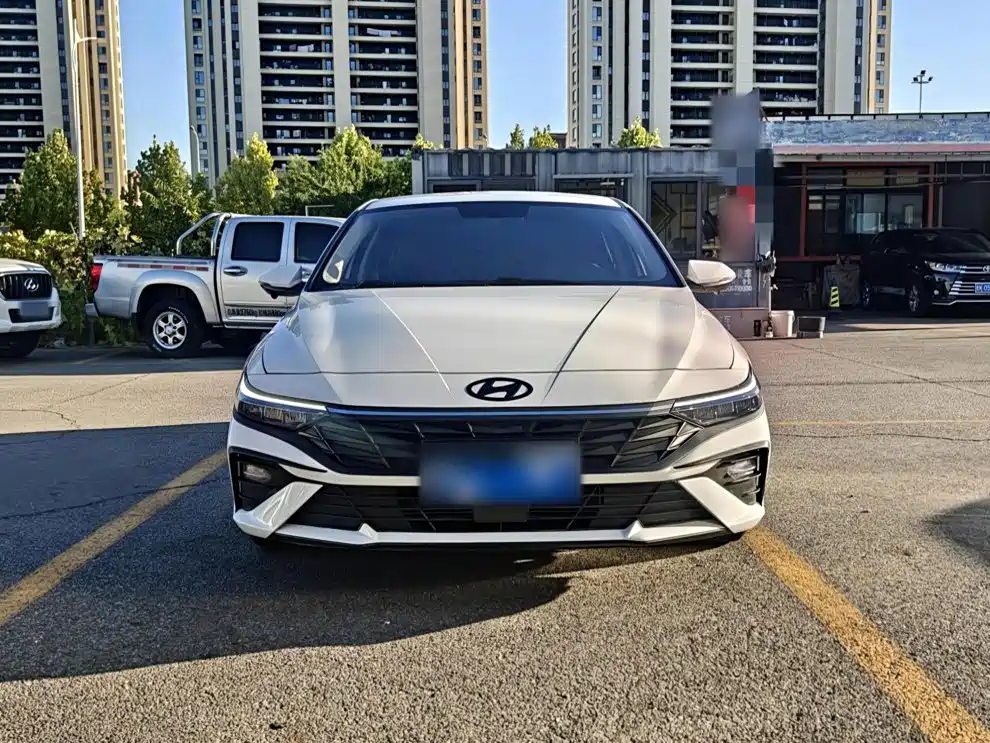 Hyundai Elantra — миниатюра 3