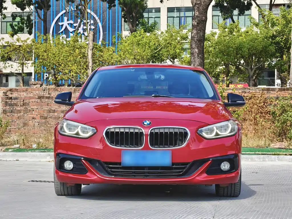 BMW 1 SERIES