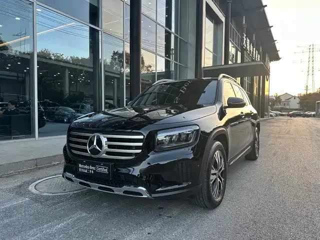 MERCEDES-BENZ GLB 2024
