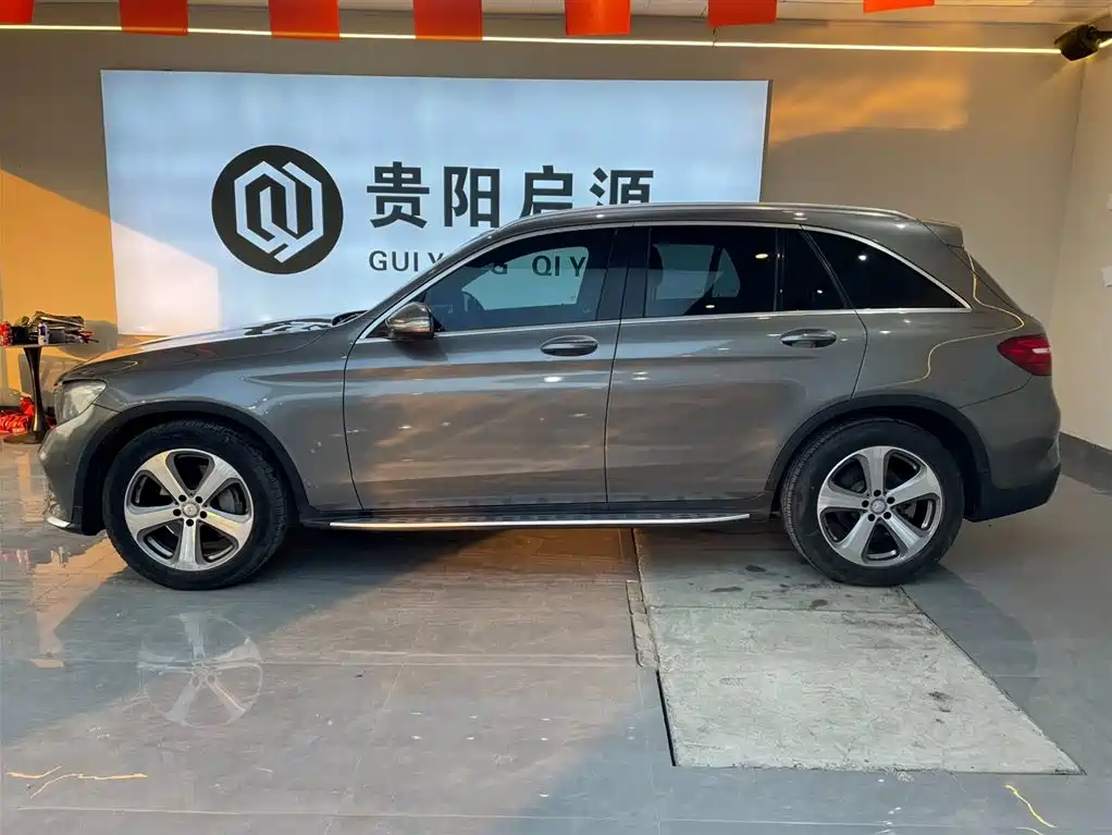MERCEDES-BENZ GLC