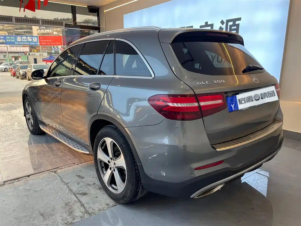 MERCEDES-BENZ GLC