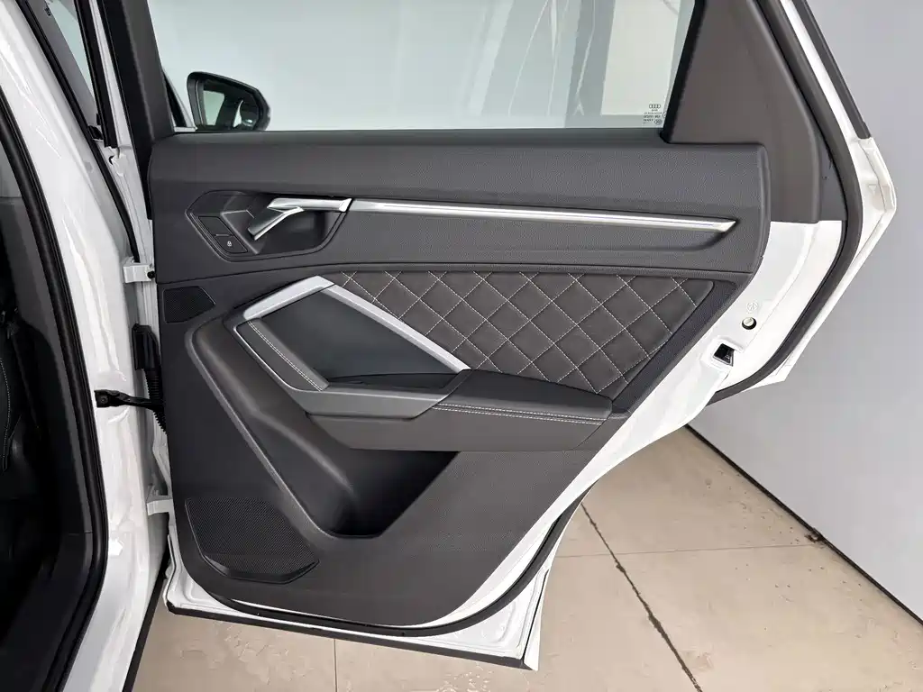 Audi Q3 Sportback — миниатюра 23