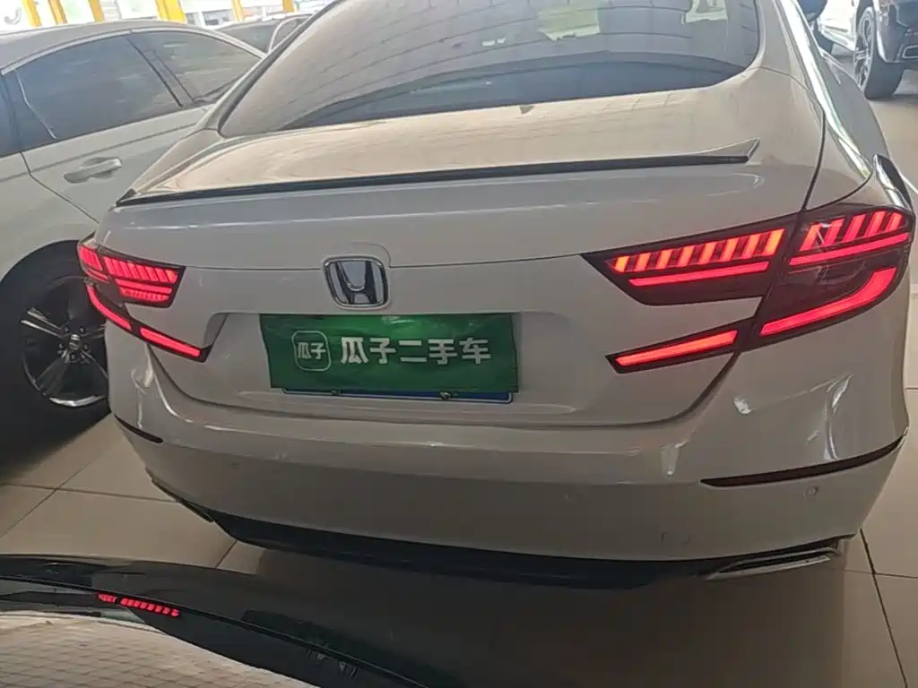 Honda Accord — миниатюра 6