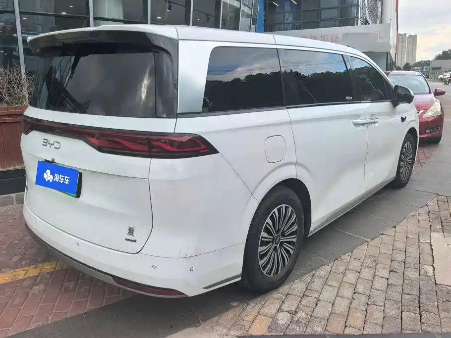 BYD Xia — миниатюра 3