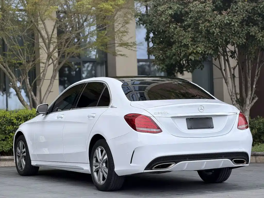 Mercedes-Benz C-Class — миниатюра 10