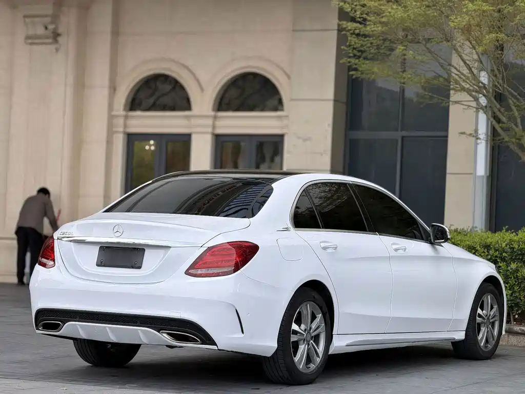 Mercedes-Benz C-Class — миниатюра 9