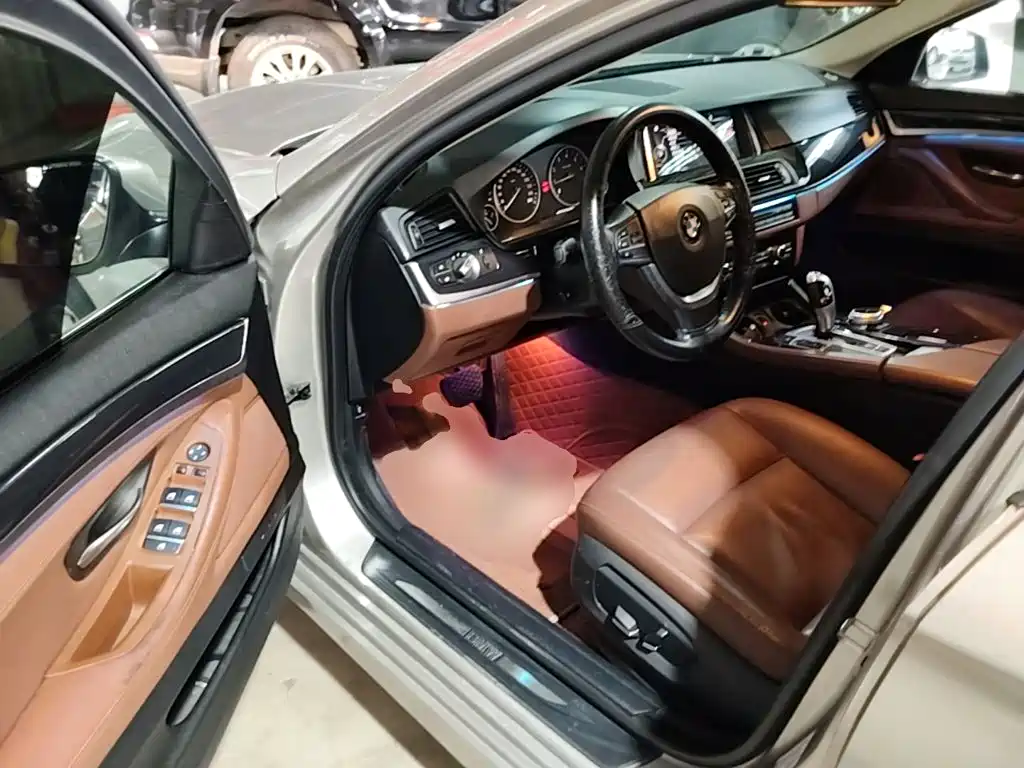 BMW 5 Series — миниатюра 15