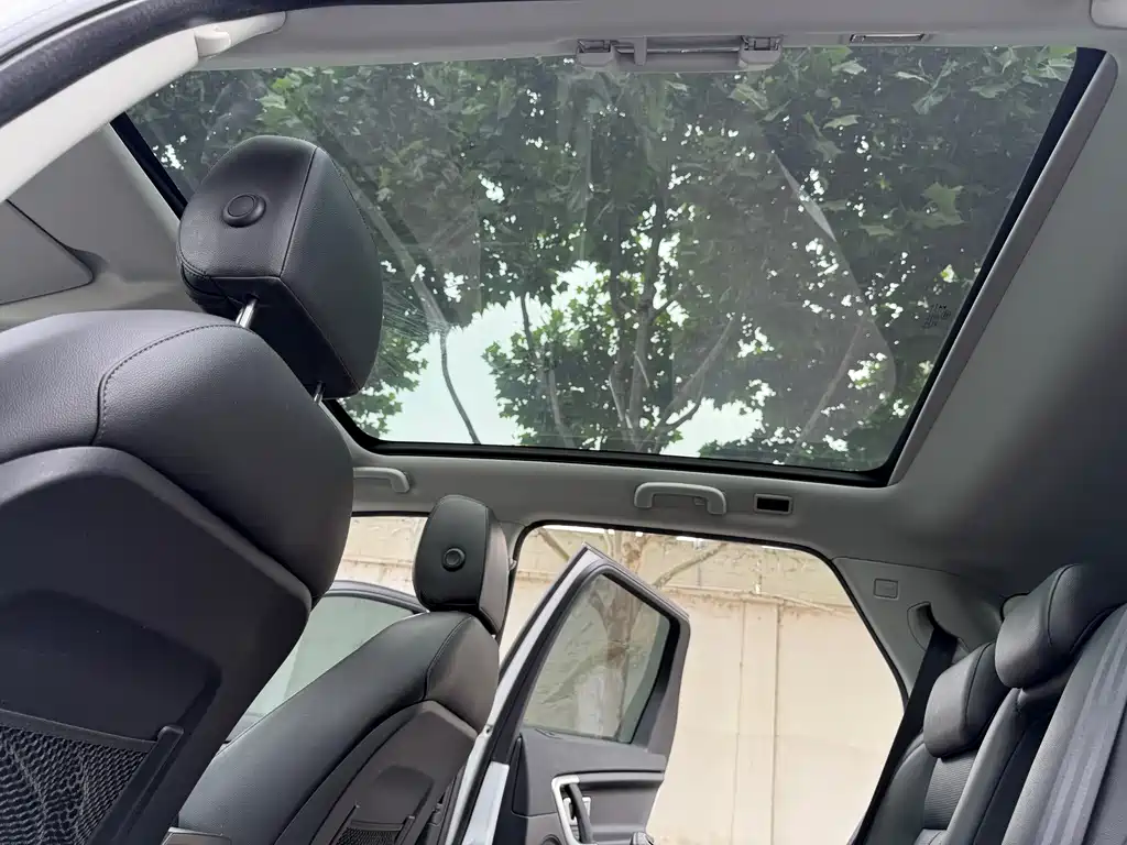 Land Rover Discovery Sport — миниатюра 25