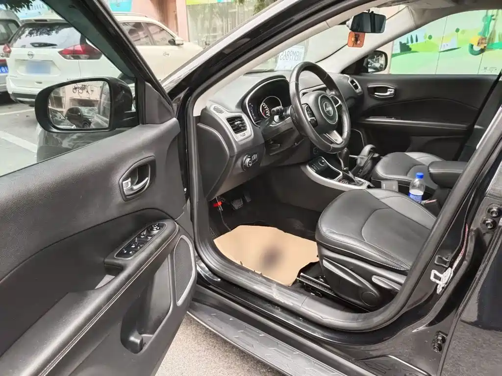 Jeep Compass — миниатюра 16