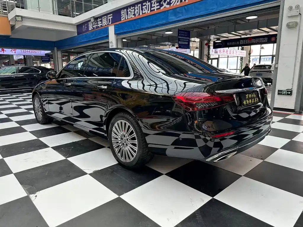 MERCEDES-BENZ E CLASS