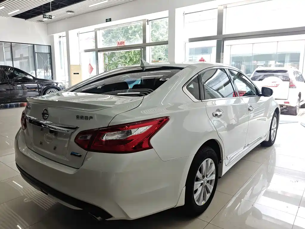 Nissan Teana Facelift 2.0L XL Comfort Edition, фото 10