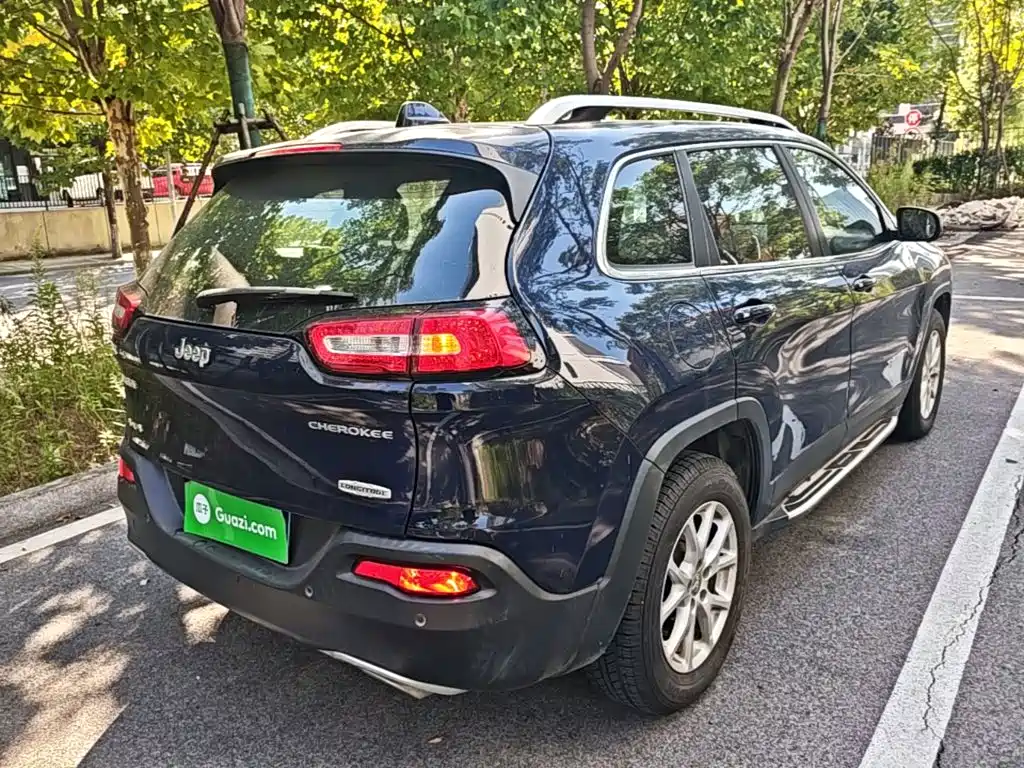 Jeep Cherokee — миниатюра 7