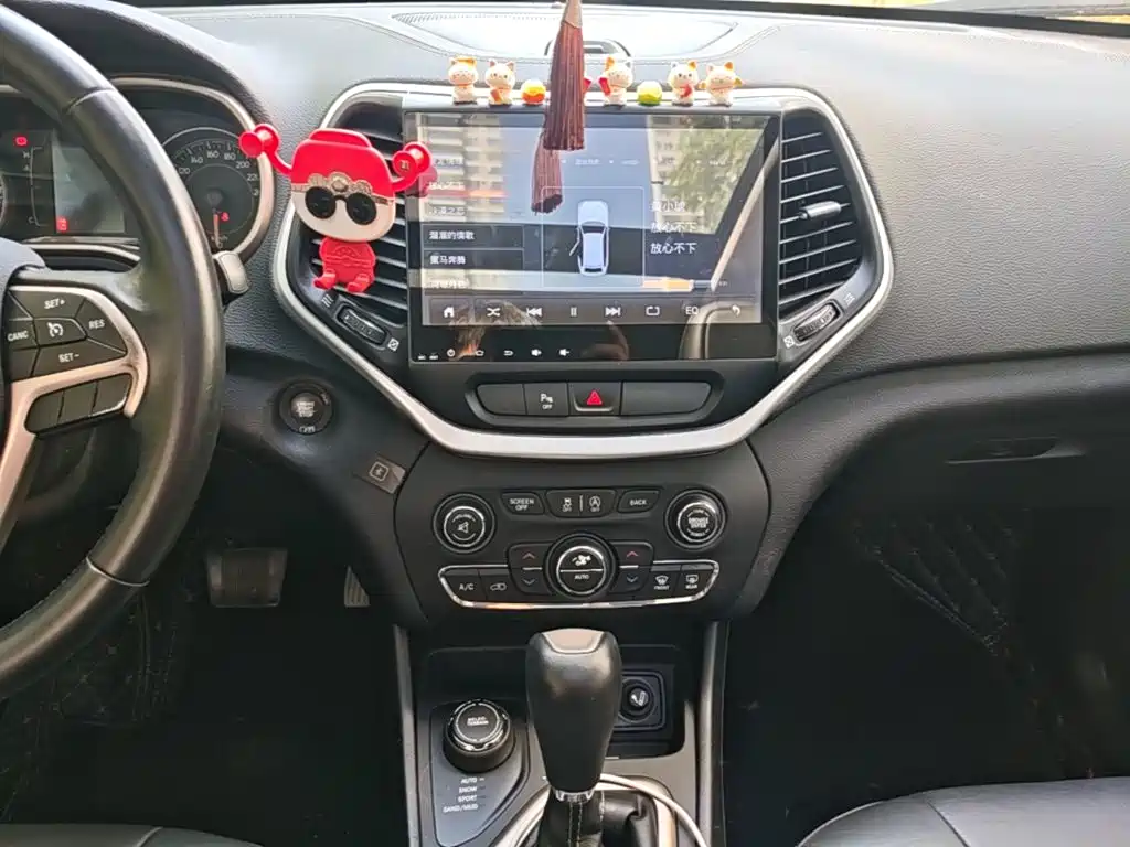 Jeep Cherokee — миниатюра 13