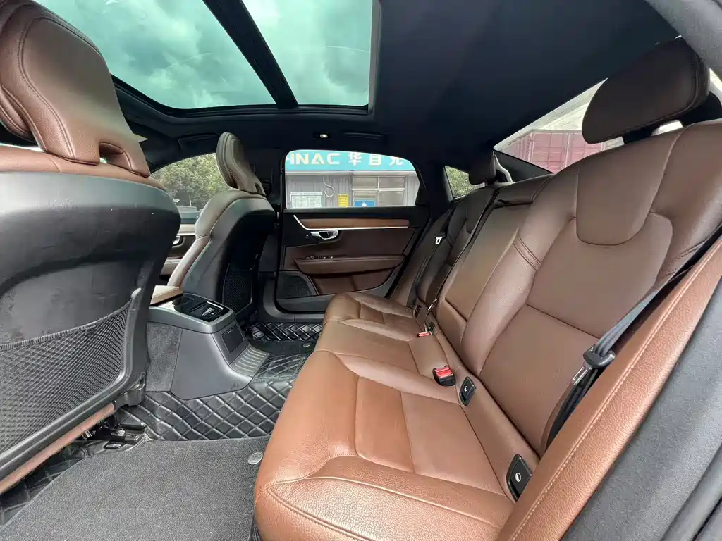 Volvo S90 PHEV — миниатюра 5