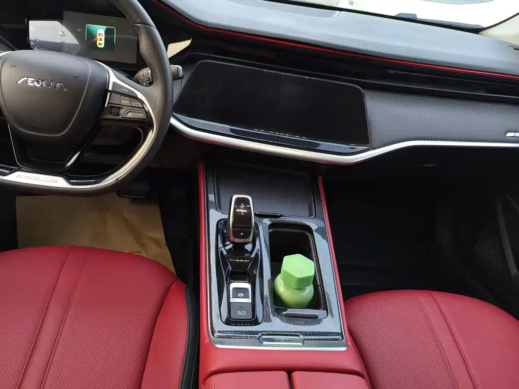 DONGFENG YI HYUN MAX