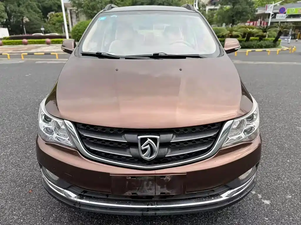 Baojun 730 2016 1.5T MT 7 мест