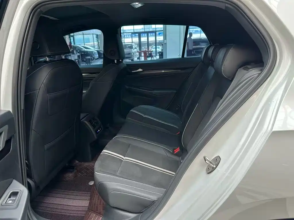Volkswagen Golf — миниатюра 13