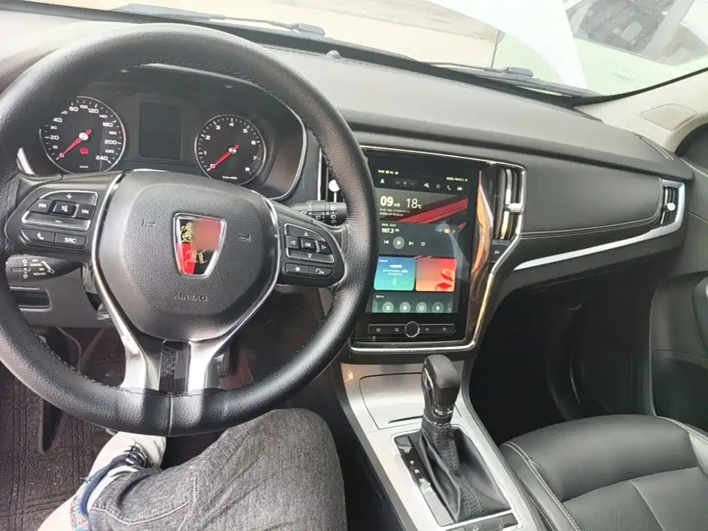 Roewe RX5 — миниатюра 10